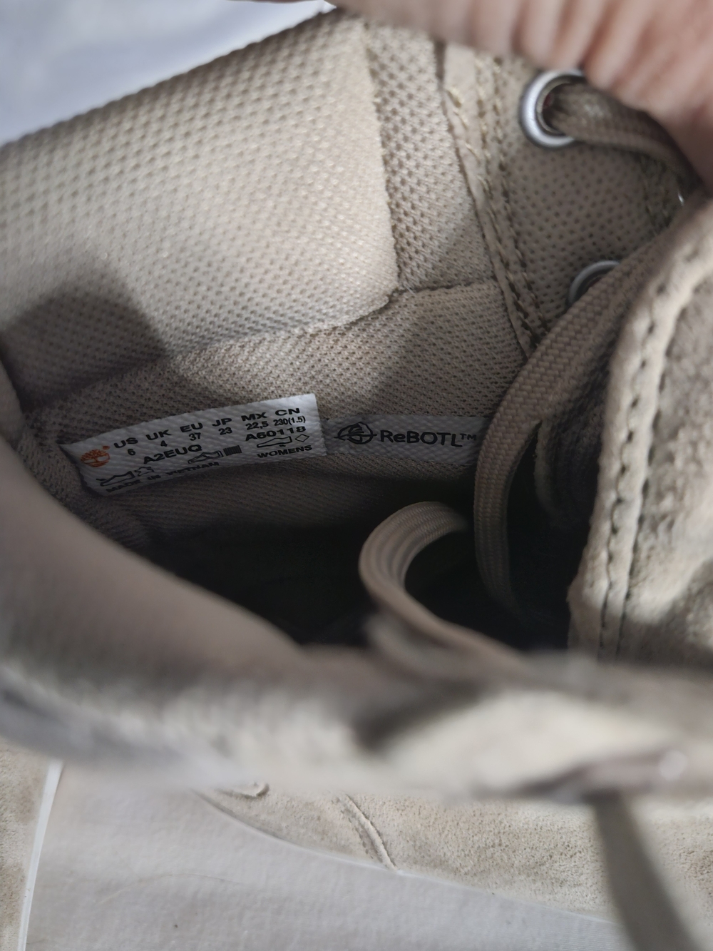 High-Top Timberland Boots - Picture 8 of 8